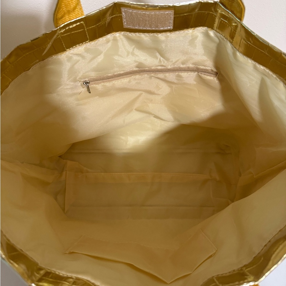 Chic Gold Tote Bag - Picture 5 of 5